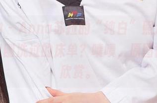 爱尤物 – Anna苏拉的“纯白”照片，白得就像刚洗过的床单？啧啧，原图得好好欣赏。