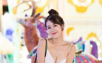 爱蜜社 – 陈思琪Ar再展短裙风采，原图已经在线，壁纸就等着你来收！