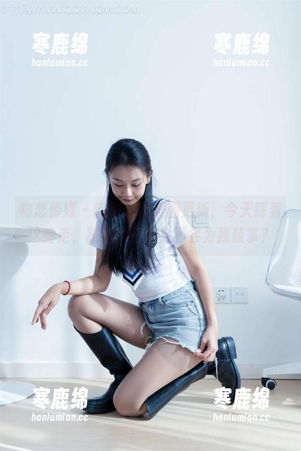 物恋传媒 - 嘟嘟长靴美图更新，今天踩着这些走，路边的花草会不会为我鼓掌？