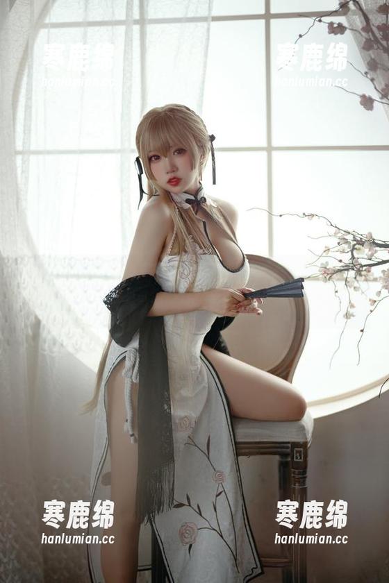 看猫田圣奈奈穿白色死库水，合集照片拍得也太赞了吧！
