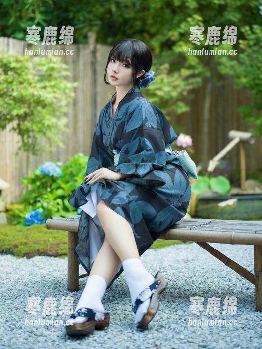 女学生升华：玉汇yuuhui的写真帖子，原图里的博士生