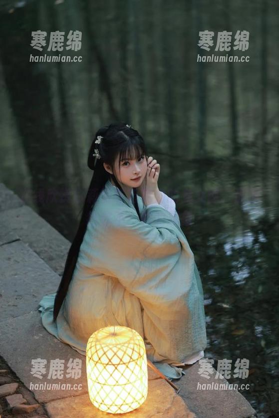 在线欣赏白莉爱吃巧克力的兔女郎，原图给你不一样的想象