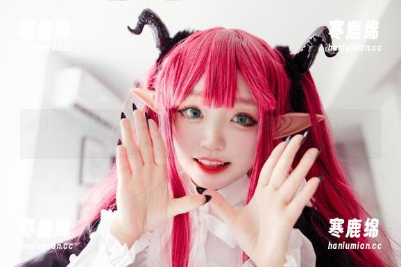 高清写真里的神沢永莉短裤，感觉像是在窥视某个无法名状的梦。