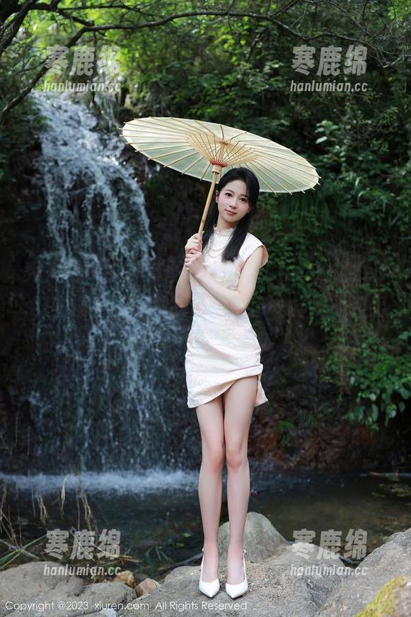 秀人网 - 女神套图领衔，由CherryBlessU主演，我的视线像逛花市一样找不到出口。