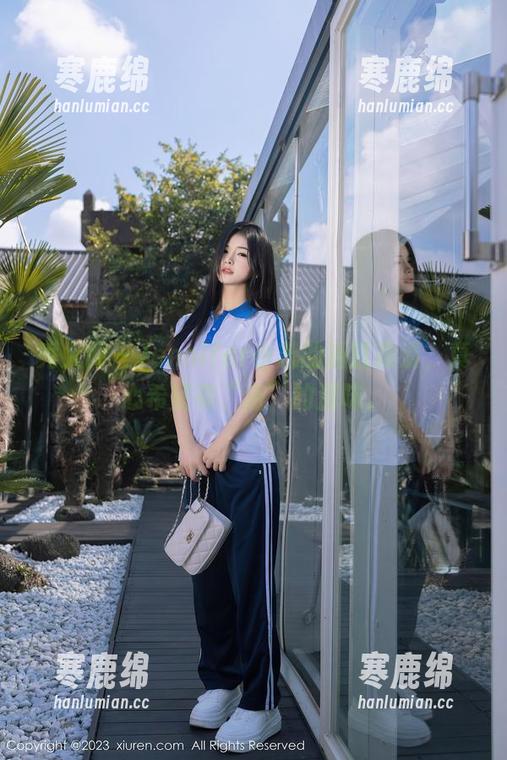 秀人网 - Jennifer小若的浴缸高清，真心希望有“浴”的滋味。