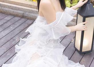 秀人网 – 不会游泳也敢穿水手服？千夜未来的美图合集等你来翻阅！