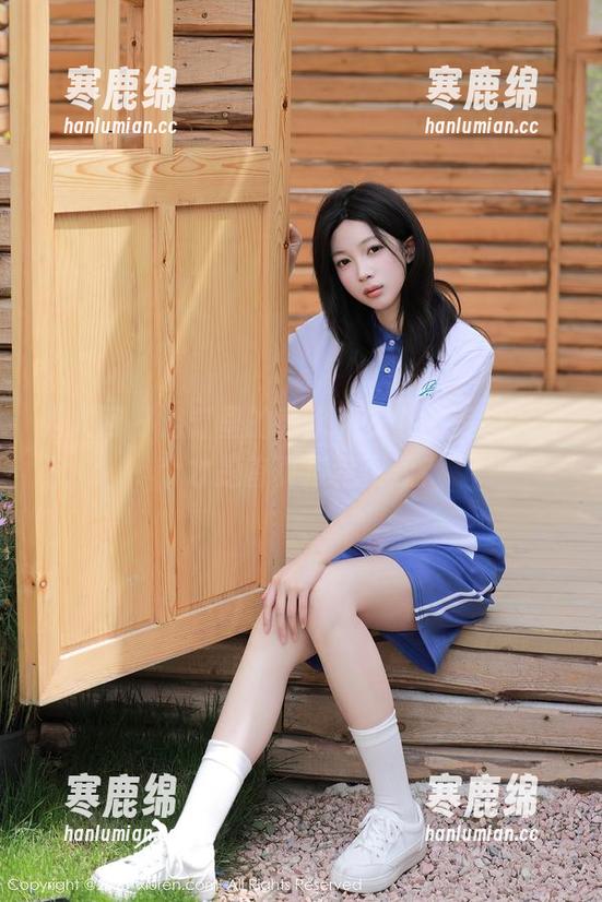 秀人网-安然 秀人网 - 浴缸里的香水和安然的美图,哪个才是首页推荐资源?
