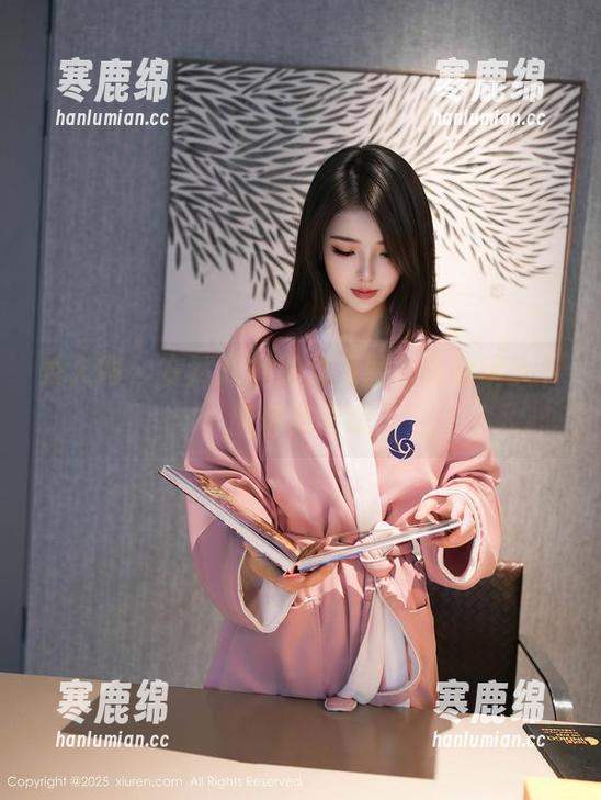 秀人网 - 安然儿拥抱双马尾，高清镜头下的俏皮灵魂