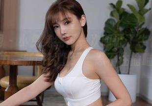 秀人网 – 小兔纯纯再一次印证了牛仔裤的魔力。新图片上线，忍不住偷瞄！