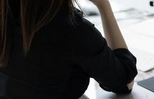 秀人网 – 这个女孩，名叫李若汐，写真合集里藏着你我不曾相识的柔光照。