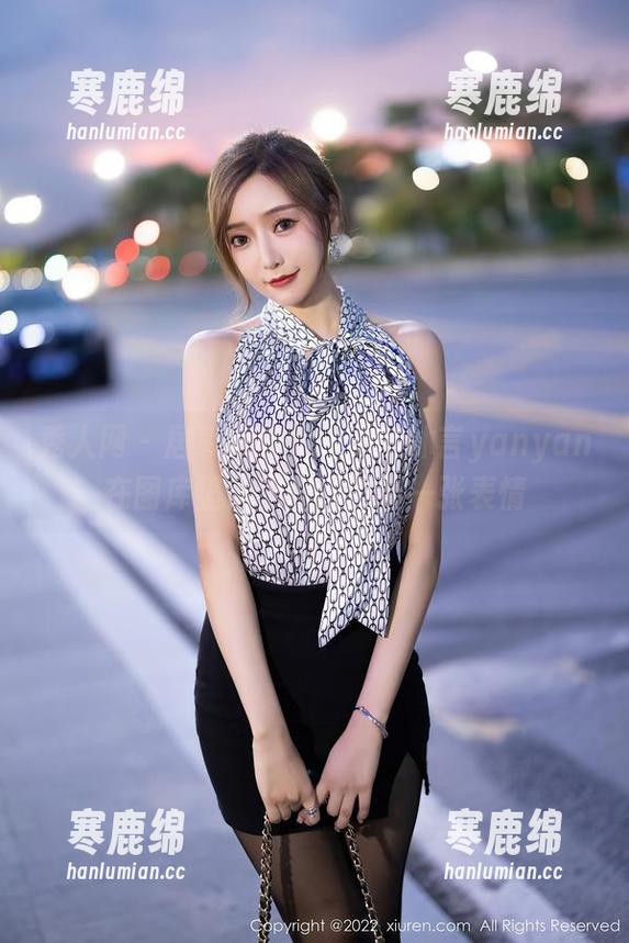 秀人网 - 居家写真大放送：沐言yanyan在图库里优雅路过的每一张表情
