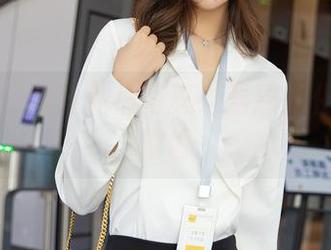 秀人网 – 阿汁私房写真：当厨娘化身一缕幽香