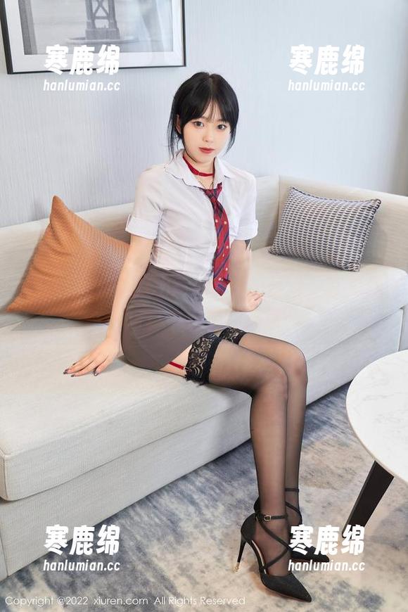 秀人网 - 黄可Christine的日常，在免费写真中漫游的画面
