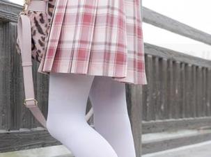 紧急企划 – 小婕的写真：学姐范儿尽显，无圣光反倒更显风趣!