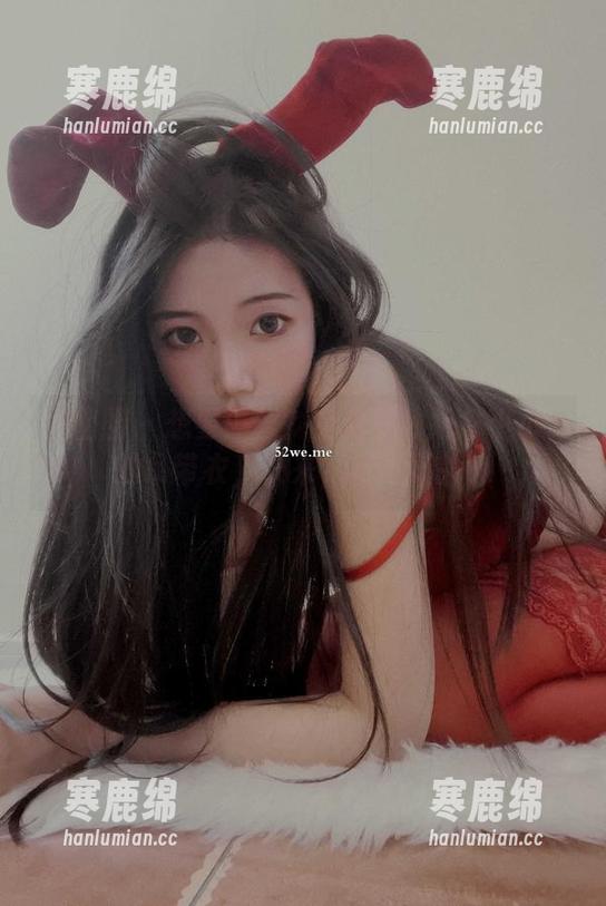 纪念小小v 微密圈 - 想要黑丝?免费下载纪念小小v的吊带衣,快来,机不可失!