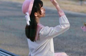 不小心被黑川赤音的气氛抓住，绮太郎kitaro的原图让我思绪万千。