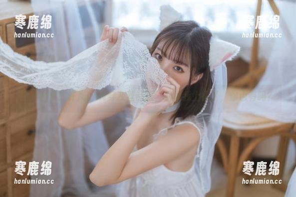 图片合集：许岚LAN穿灰丝制服，别说我上头了，你也有吗？