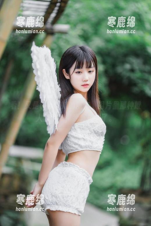镜酱 看!又是镜酱妹妹的新作,图片里那种撩人的姿态,我直接中了。