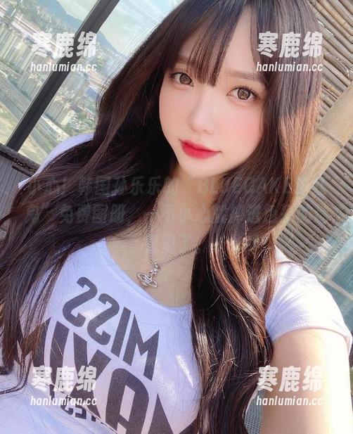 小心！韩国孙乐乐的“BLUECAKE粉红鬼”免费图册，一不小心就掉进色彩的迷雾里了。